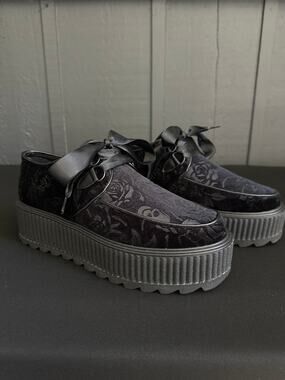 Killstar Vampire’s Kiss Black Velvet Rose Platform Creepers Size 8